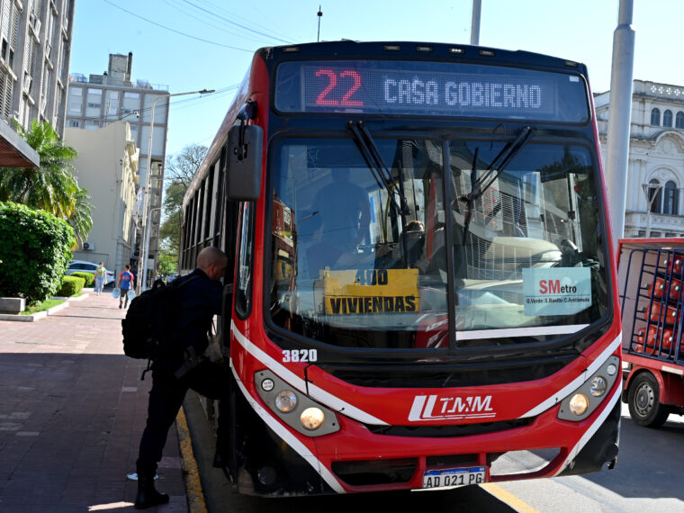 Extenderán el recorrido de una línea de colectivos hasta la escuela Almafuerte Extenderán el recorrido de una línea de colectivos hasta la escuela Almafuerte