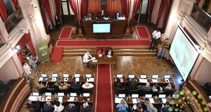 Diputados tratan el presupuedto