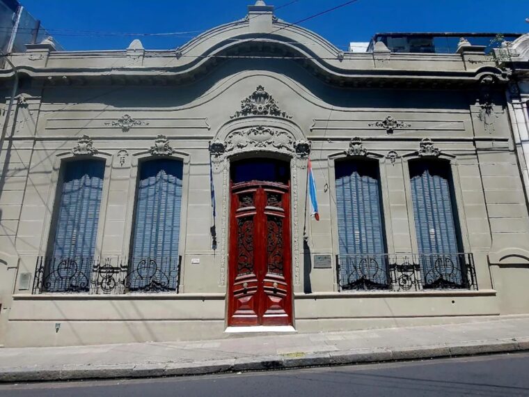 La provincia convocó a estatales y docentes a mesa paritaria