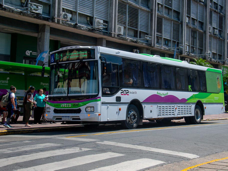 Cambian temporalmente recorridos y paradas de colectivos por obras en carriles exclusivos
