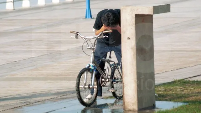 Pronostican otro día agobiante, con máximas de 33°C en Entre Ríos