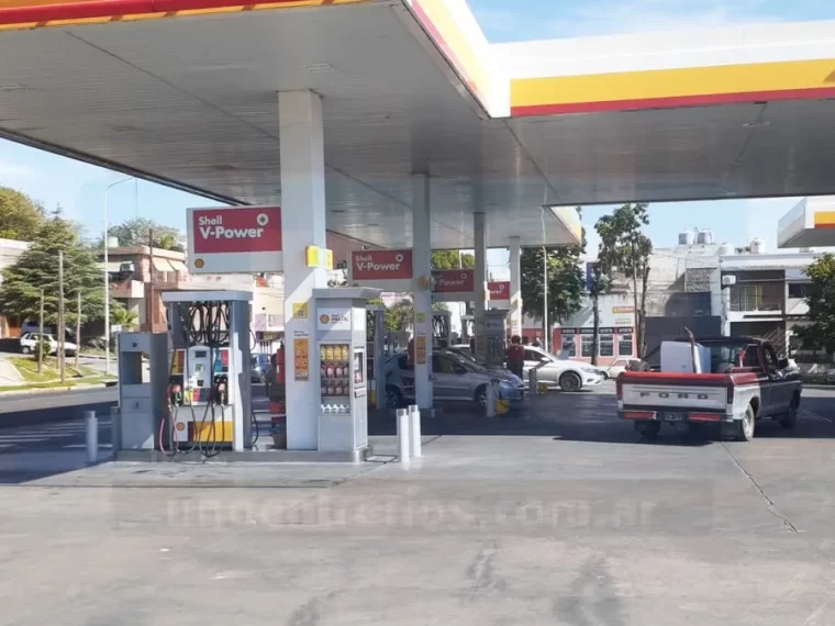 Por tercera vez en el mes, aumentaron los precios de los combustibles de Shell