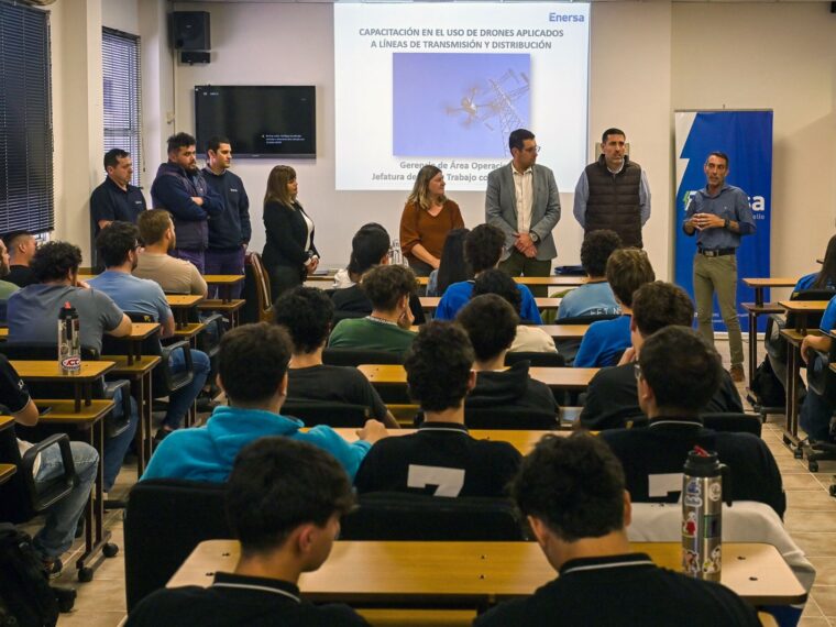 Enersa brindó una charla sobre el uso de drones a estudiantes de escuela técnica