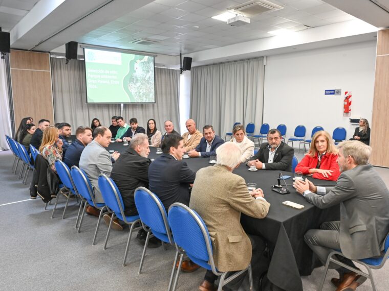 El gobernador abordó con intendentes del área metropolitana el desarrollo del proyecto del parque ambiental