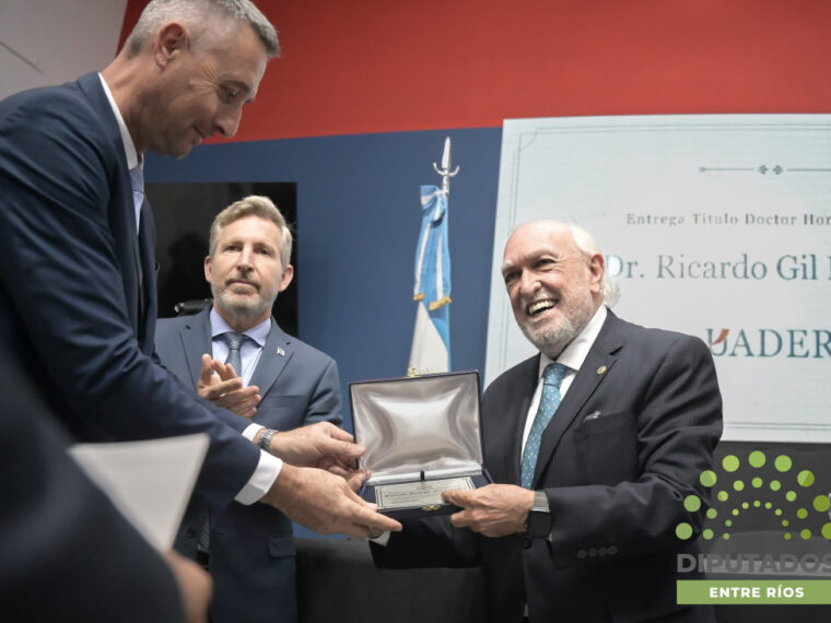 Diputados acompañó la entrega del título Doctor Honoris Causa a Ricardo Gil Lavedra en la UADER
