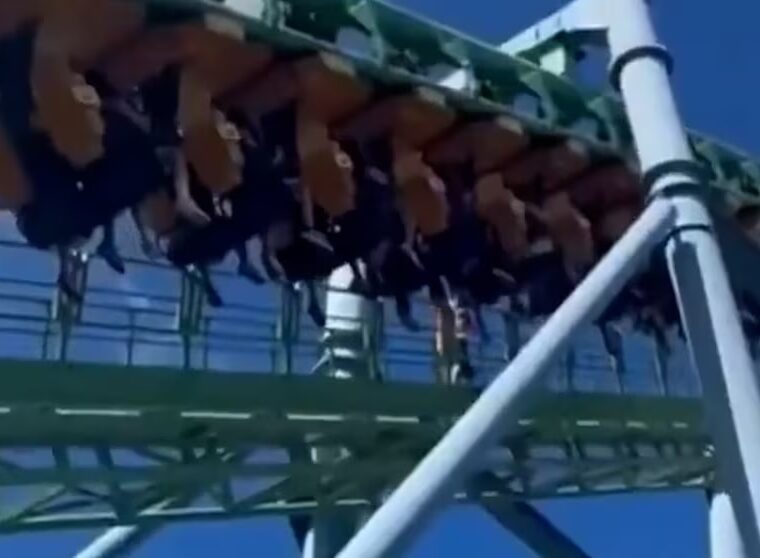 Susto en el Parque de La Costa: falló una montaña rusa y las personas quedaron colgadas durante 20 minutos