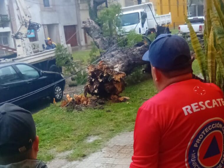 El municipio brindó asistencia ante las intensas lluvias en Paraná