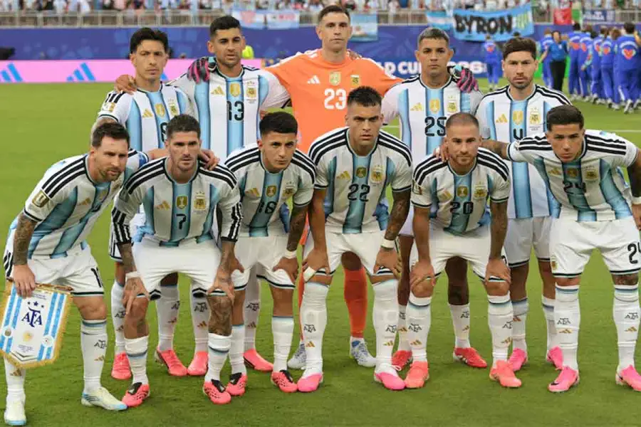 Argentina enfrenta a Austria en una fecha decisiva para la clasificación en el Mundial