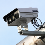 Controles en la Ruta 11: nuevas cámaras vigilarán el uso de celular y el cinturón con multas de hasta un millón de pesos