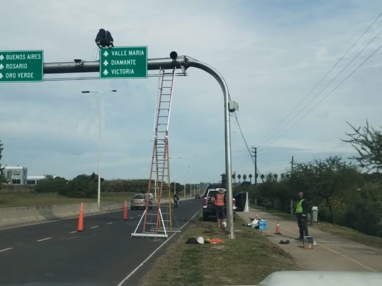 Instalan cámaras entre Paraná y Oro Verde: detectarán uso del celular y falta de cinturón al conducir
