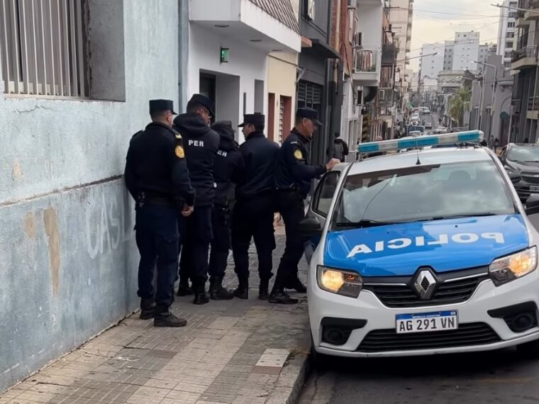 Desalojaron a una familia de un club de Paraná tras años de disputa judicial