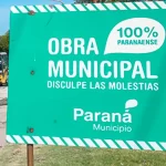 Reubican una cañería de agua en calle Corrientes