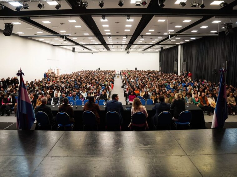 Más de 1.500 estudiantes, docentes y tutores participaron de #HablemosDe en Paraná