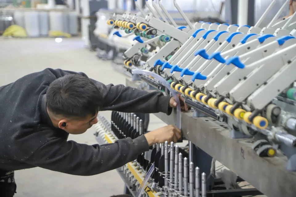 La producción volvió a caer en junio, según la UIA