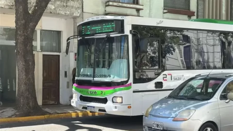 Cambian recorrido colectivo por obras en Paraná