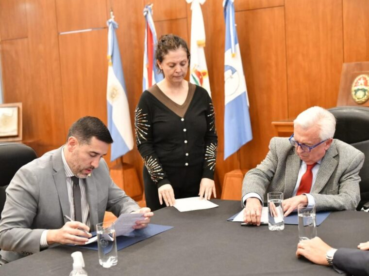 El CGE y la Justicia firmaron un convenio para garantizar la educación de jóvenes en conflicto con la ley penal El CGE y la Justicia firmaron un convenio para garantizar la educación de jóvenes en conflicto con la ley penal