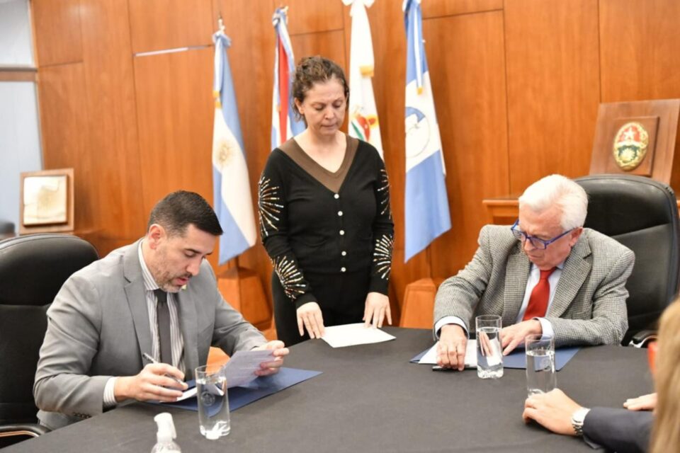 El CGE y la Justicia firmaron un convenio para garantizar la educación de jóvenes en conflicto con la ley penal