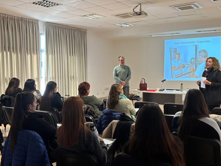 Cucaier capacitó a más de 300 trabajadores de salud en comunicación de situaciones críticas Cucaier capacitó a más de 300 trabajadores de salud en comunicación de situaciones críticas
