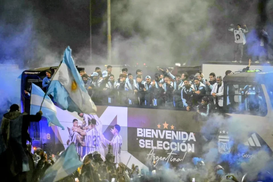 Los jugadores de la Selección argentina volvieron al país