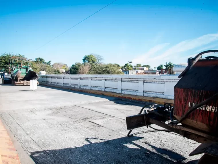 Rehabilitan el tránsito vehicular en el Puente Blanco tras finalizar las obras Rehabilitan el tránsito vehicular en el Puente Blanco tras finalizar las obras
