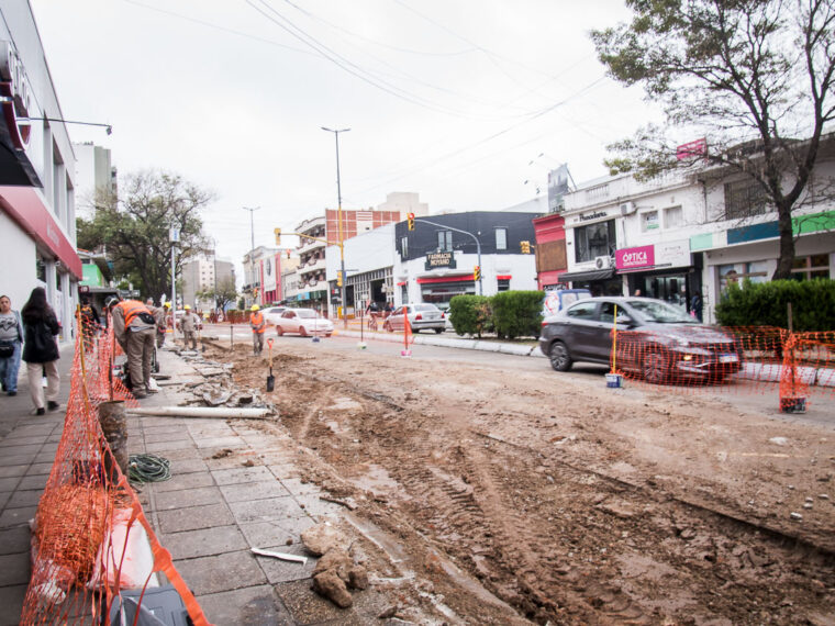 Comenzaron los trabajos de la obra de renovación en calle 25 de Mayo Comenzaron los trabajos de la obra de renovación en calle 25 de Mayo