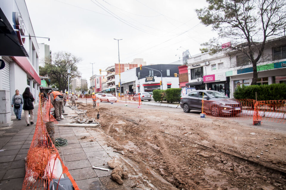 Comenzaron los trabajos de la obra de renovación en calle 25 de Mayo