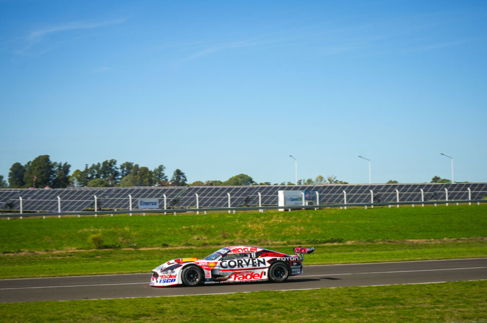 El parque solar del autódromo de Paraná cubrió toda la demanda eléctrica durante la final del TC
