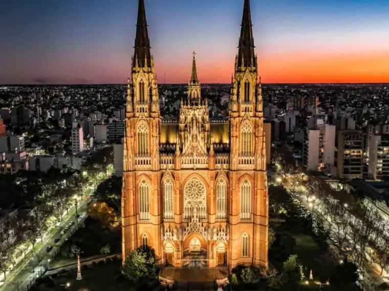 Una catedral argentina fue elegida la más linda del mundo y arrasó en la votación Una catedral argentina fue elegida la más linda del mundo y arrasó en la votación