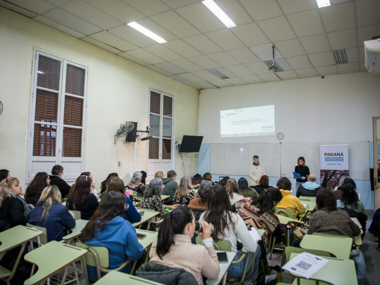 Diseña Paraná realizó la última clínica de diseño con más de 100 emprendedores Diseña Paraná realizó la última clínica de diseño con más de 100 emprendedores