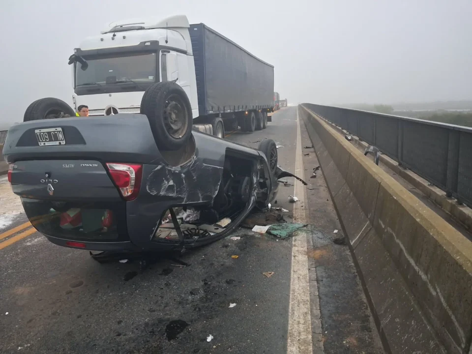 Choque frontal en la ruta Rosario-Victoria