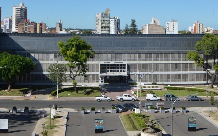 Concurso para cubrir la Secretaría de la Sala Segunda de la Cámara Segunda Civil y Comercial de Paraná Concurso para cubrir la Secretaría de la Sala Segunda de la Cámara Segunda Civil y Comercial de Paraná