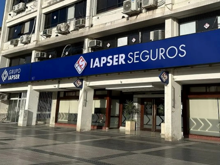Iapser aumentó 20,8 por ciento sus primas en términos reales y amplió el peso de los clientes privados Iapser aumentó 20,8 por ciento sus primas en términos reales y amplió el peso de los clientes privados