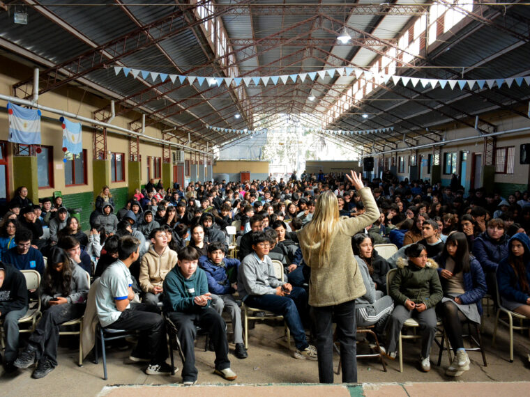 La provincia continúa capacitando a jóvenes de escuelas entrerrianas para sensibilizar sobre violencia de género La provincia continúa capacitando a jóvenes de escuelas entrerrianas para sensibilizar sobre violencia de género