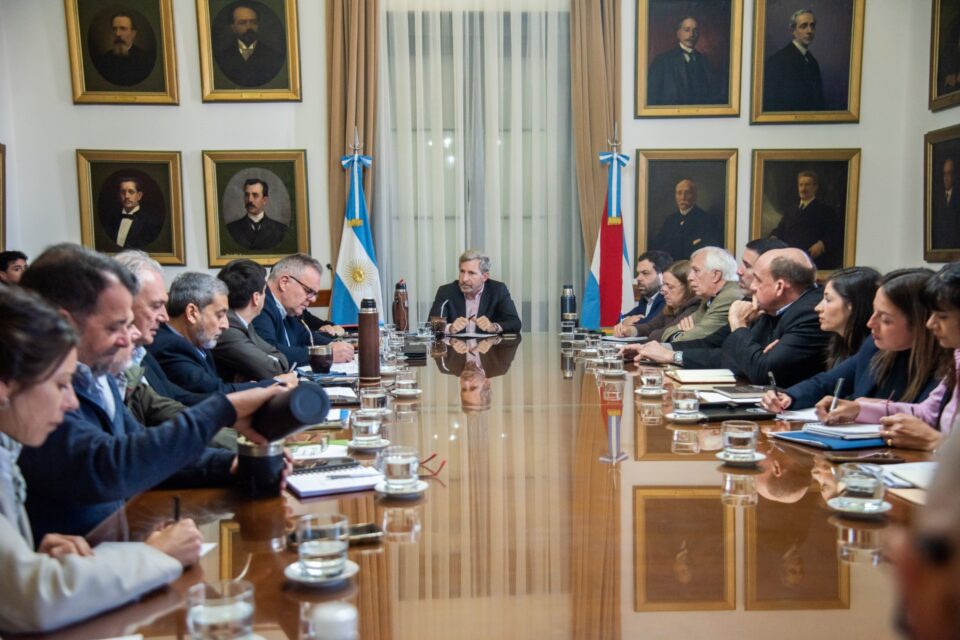 El gobierno provincial convoca al primer concurso abierto para la administración pública