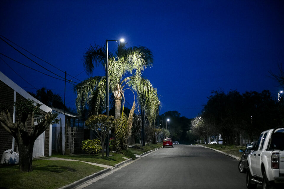 Paraná alcanzó el 89% de alumbrado LED con nuevas obras en Parque del Lago