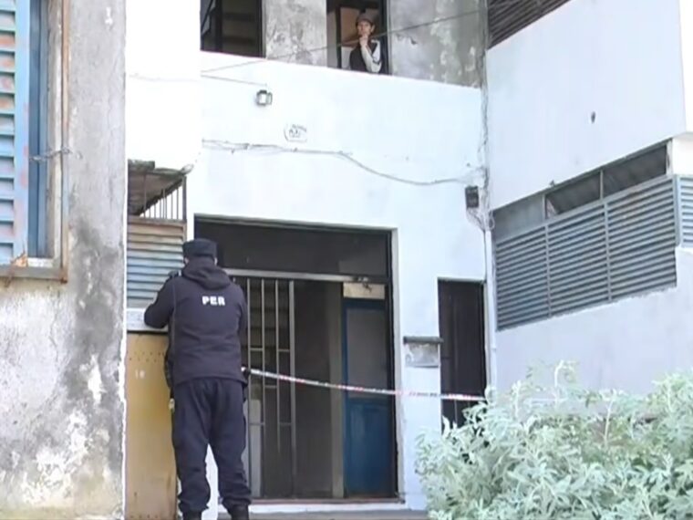 Hallaron a un hombre muerto en barrio Paraná XIV e investigan una “muerte dudosa” Hallaron a un hombre muerto en barrio Paraná XIV e investigan una “muerte dudosa”