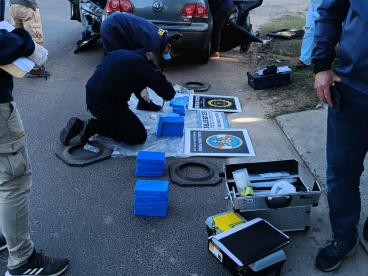 Incautaron más de 20 kilos de cocaína en el Puesto Caminero Paso Telégrafo Incautaron más de 20 kilos de cocaína en el Puesto Caminero Paso Telégrafo
