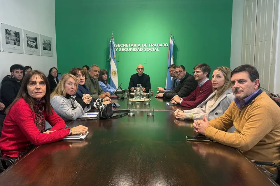 El Gobierno y los gremios estatales retoman hoy la paritaria salarial en Entre Ríos