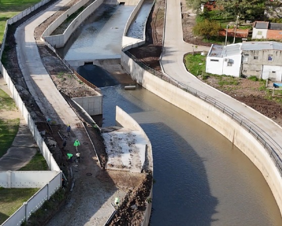 Inauguran la obra de saneamiento e integración urbana sobre el arroyo Las Viejas