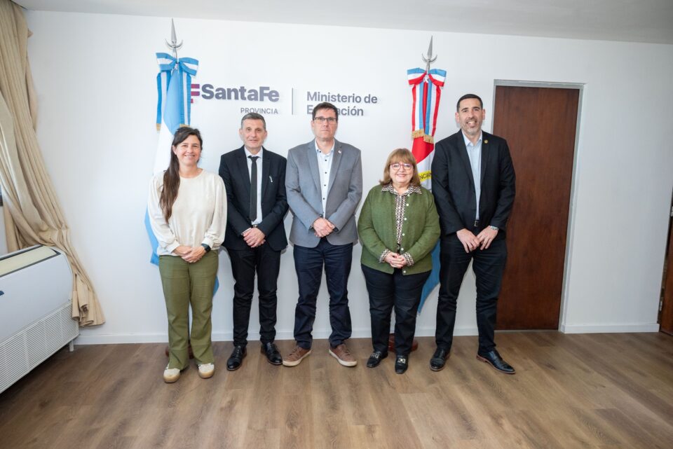 Uader capacitará a más de 3 mil docentes santafesinos en Educación Tecnológica