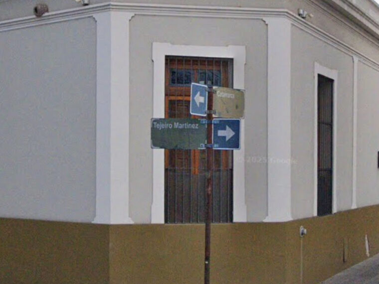 Motociclista resultó herida tras chocar con un auto Motociclista resultó herida tras chocar con un auto