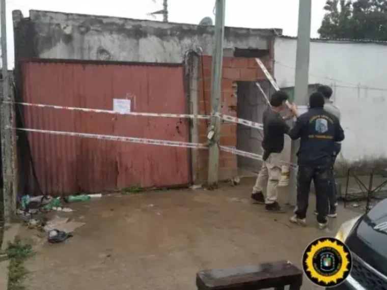 Tres allanamientos en Paraná, con cuatro detenidos y más de 260 dosis de cocaína incautadas Tres allanamientos en Paraná, con cuatro detenidos y más de 260 dosis de cocaína incautadas