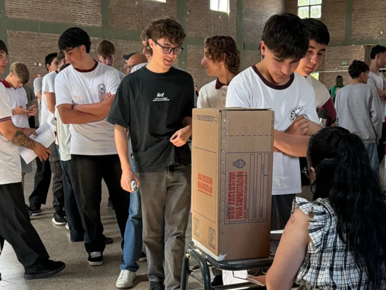 Capacitaron a casi 300 jóvenes más en la Boleta Única Papel Capacitaron a casi 300 jóvenes más en la Boleta Única Papel