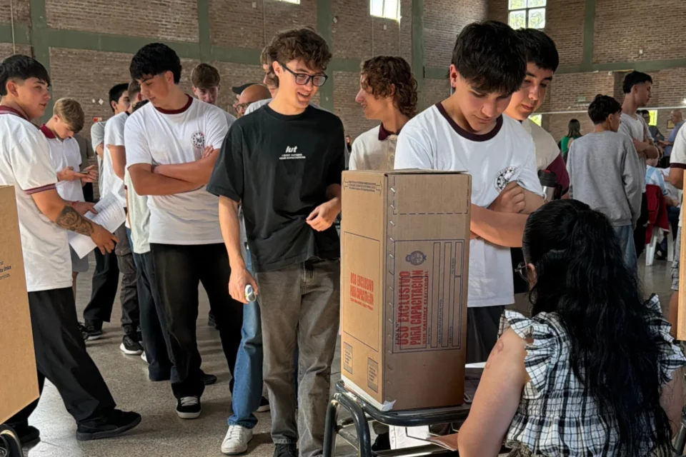Capacitaron a casi 300 jóvenes más en la Boleta Única Papel