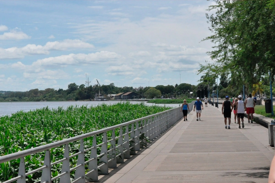 El Río Paraná superaría el nivel de alerta en noviembre en la capital provincial