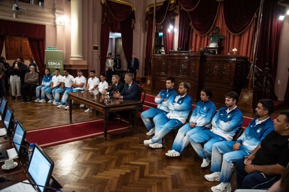 El gobernador reconoció a los deportistas entrerrianos que representaron al país en los Juegos Suramericanos