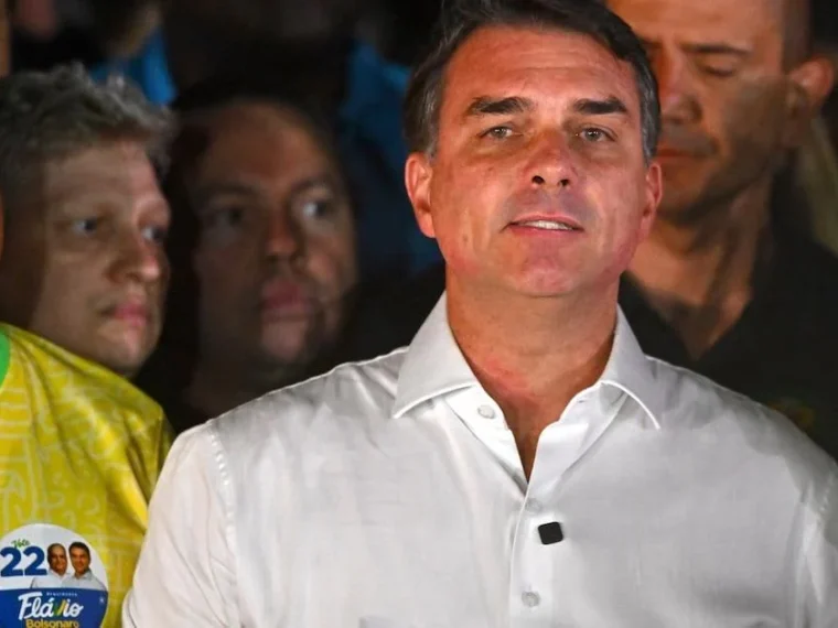 Migraciones confirmó que Flávio Bolsonaro ingresó por Misiones Migraciones confirmó que Flávio Bolsonaro ingresó por Misiones