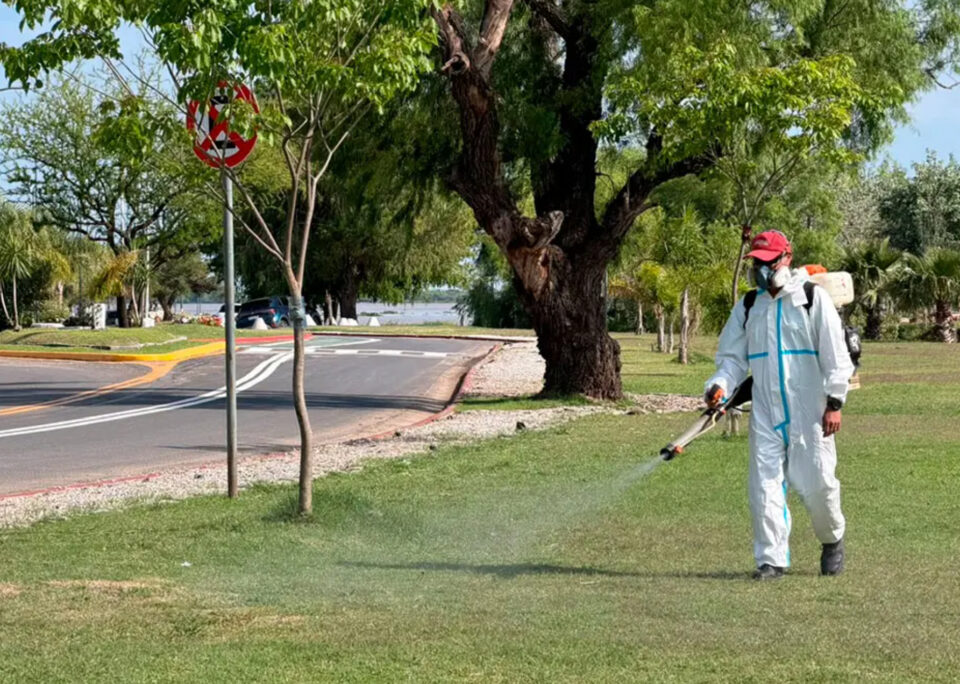 Fumigan en el Balneario Thompson y otras zonas de Paraná