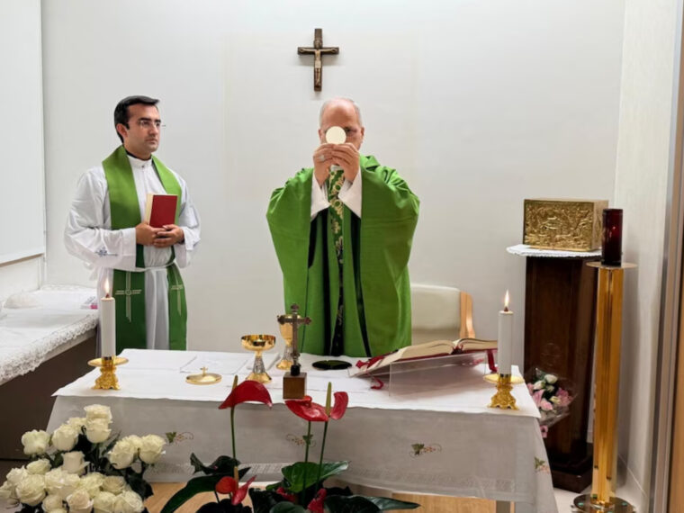 El Vaticano publicó la primera foto del papa León XIV tras la cirugía El Vaticano publicó la primera foto del papa León XIV tras la cirugía