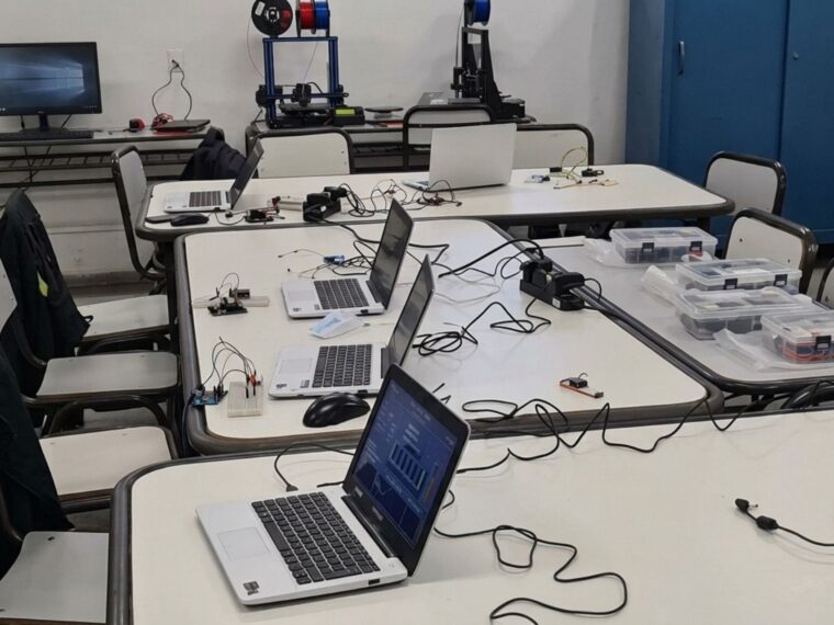 Docentes de la Escuela Marsiglia dictarán un taller virtual sobre computación, robótica y diseño 3D Docentes de la Escuela Marsiglia dictarán un taller virtual sobre computación, robótica y diseño 3D